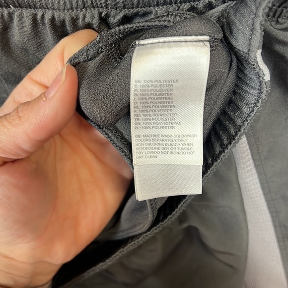 The North Face shorts | size Large | two toned gray - Picture 7 of 10